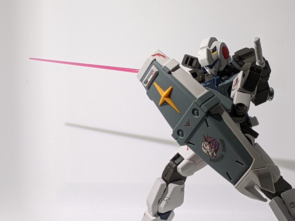 サーベルは二刀で普通ですが、ジーラインはサーベルが似合いますね。サーベル主体のライトアーマー楽しみだ。