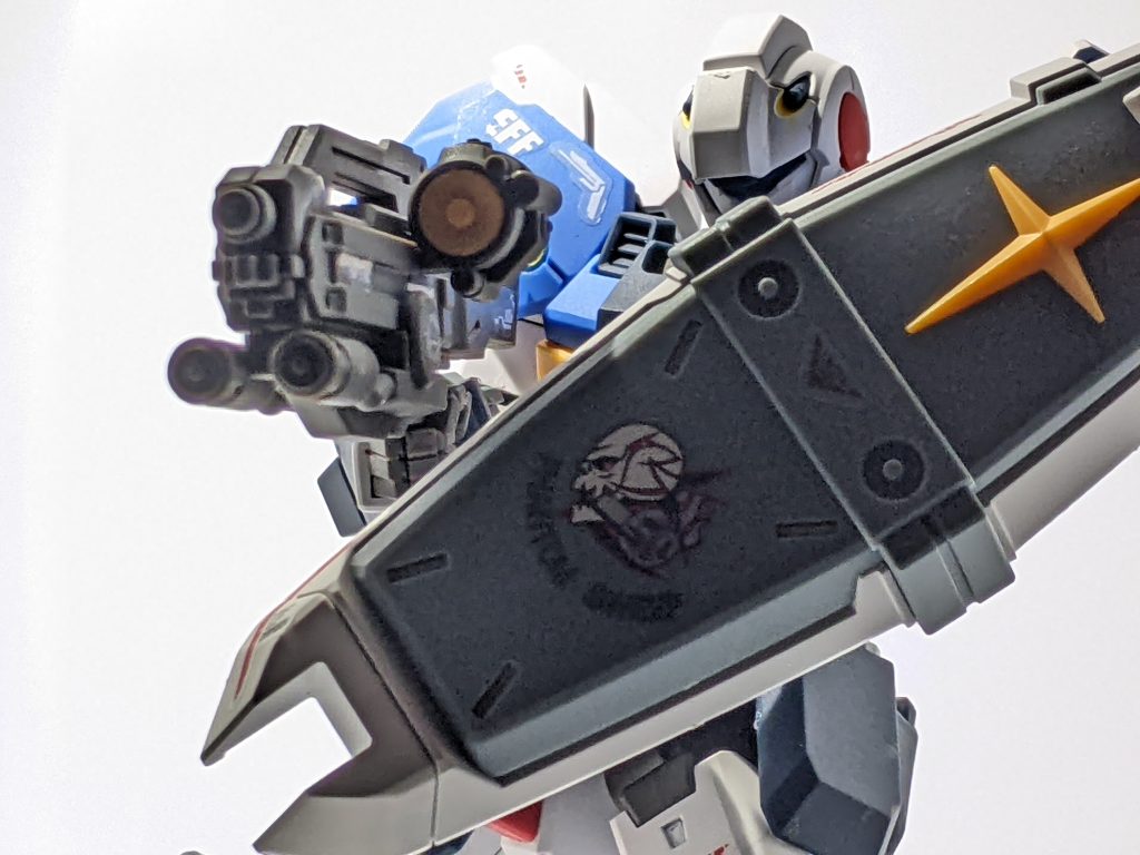 武装は変わらずライフルで牽制。