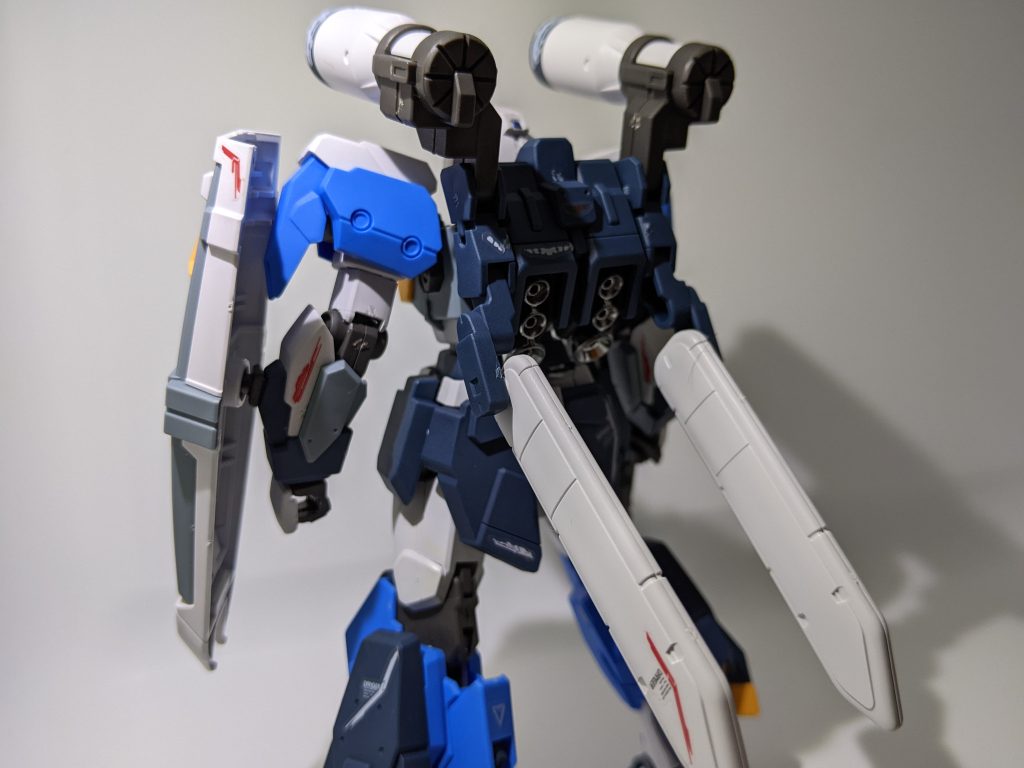 お待ちかねガトリングを取り付け…