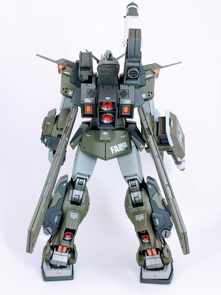 バーニアはプライマリーメタリックレッドを使用。金属感が増すこの塗料はお気に入りの一色です。