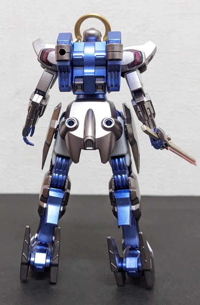 背面ここまでは渋くまとまってますが・・・