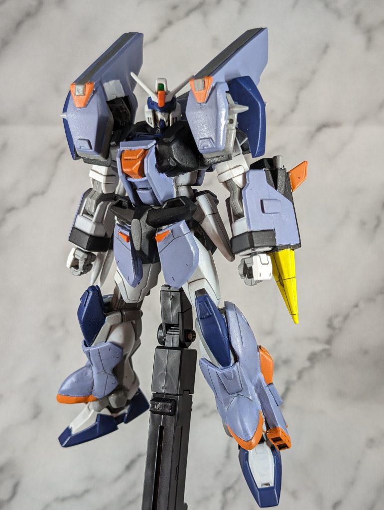 HGデュエルとEGストライクでミキシングしています。グレイプニールはブリッツから拝借。それ以外はプラ板とパテにて作成。