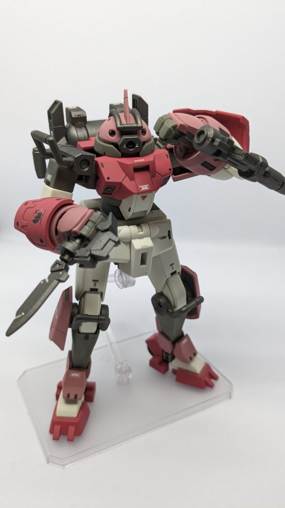 ナイフはナックルガードでパンチ👊ビームガンは逆さまにしてトンファーにしてぶん殴る格闘用です