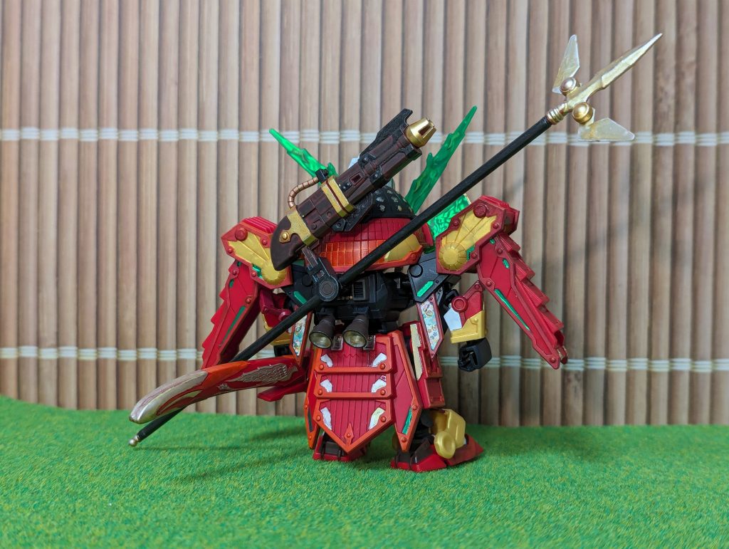追加武器2種は背面に懸架します。