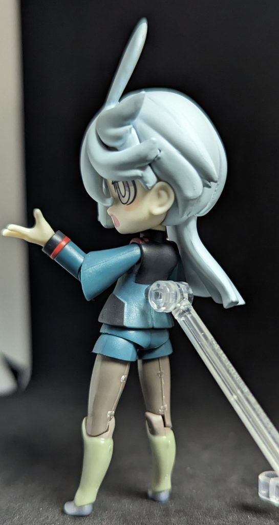 後ろ…背中側も塗装はしっかりされてます、そこは高額なだけあります、ただタイツのモールド上にがっつりバリが残る設計になってるのはちょいいただけない…