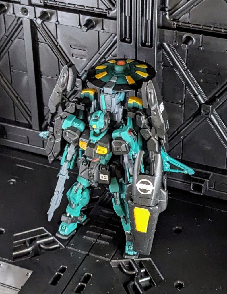 ディフェンサーのレドーム部分はパラスアテネのシールドを使ってます。中央の球体部分にはクリアーパーツを使用し、中にラピーテープを貼って光らせています✨