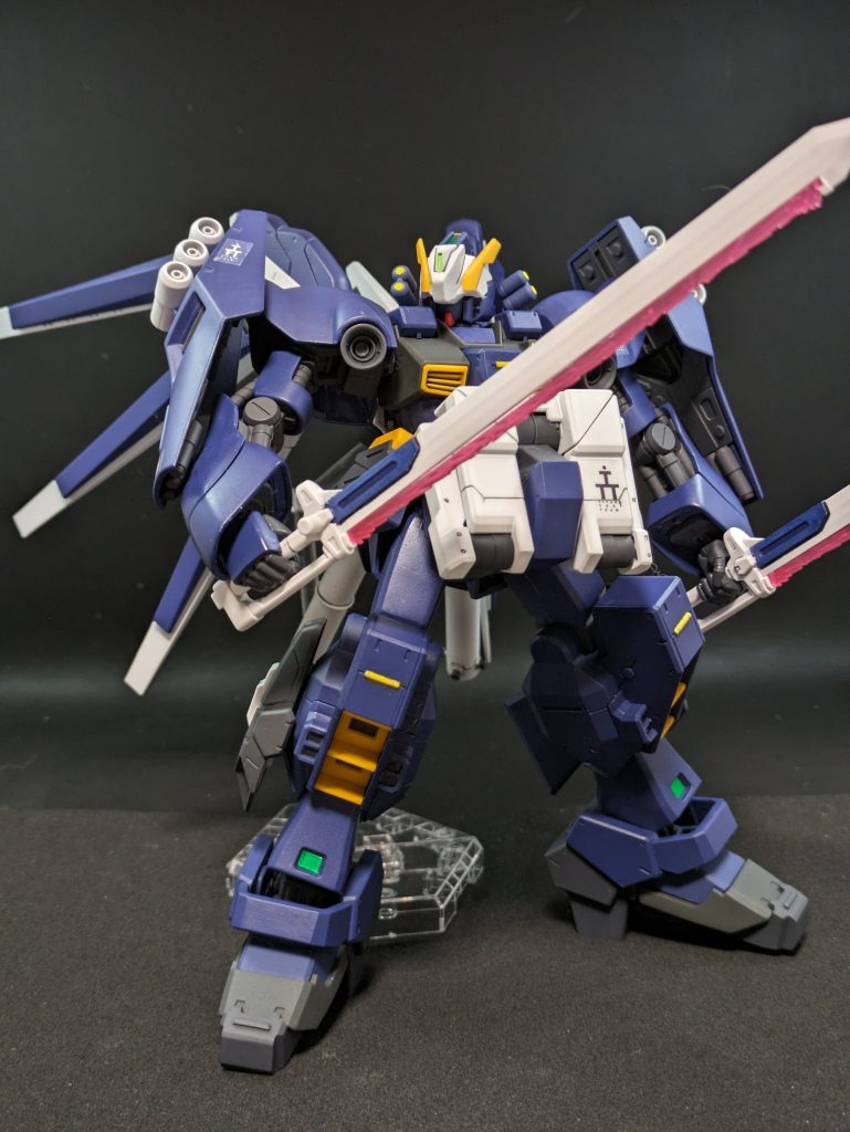 エクスカリバー。ソードインパルスの主武器ですね。近接武器としてはもうこれ1択、あんまり使わないけどちゃんとツインブレードDPSとか関連ステータスはMAXまで改造してました。なお連結状態ではきちんと持てません。ヤクト・ドーガ腕の袖がでかすぎる。ポリゴンに負けたその1。