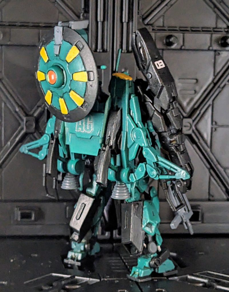 後ろ姿は演算ユニット未使用状態の方が好きかもしれません🤤ディフェンサーの色は本体のネモに合わせてみたのですが、そこまで違和感ないので良かったです👍️