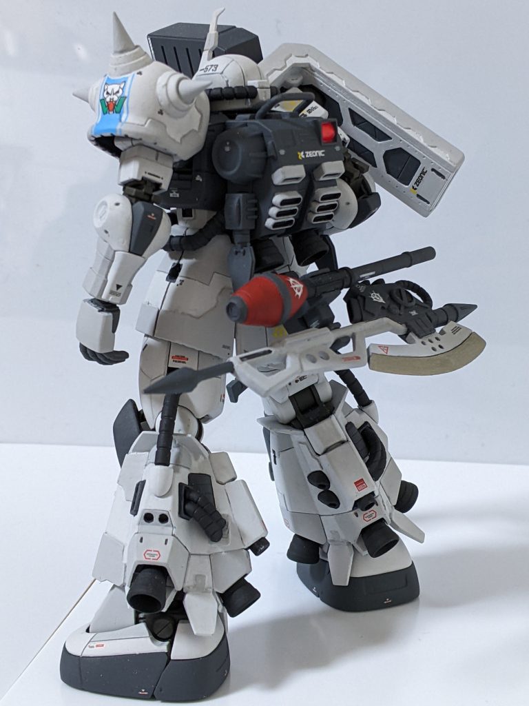 武器マウントラッチは、ネオジムを使って作りました。ヒートホークは、MGのヒートホークを元に、・マツナガ仕様で作ってみました!