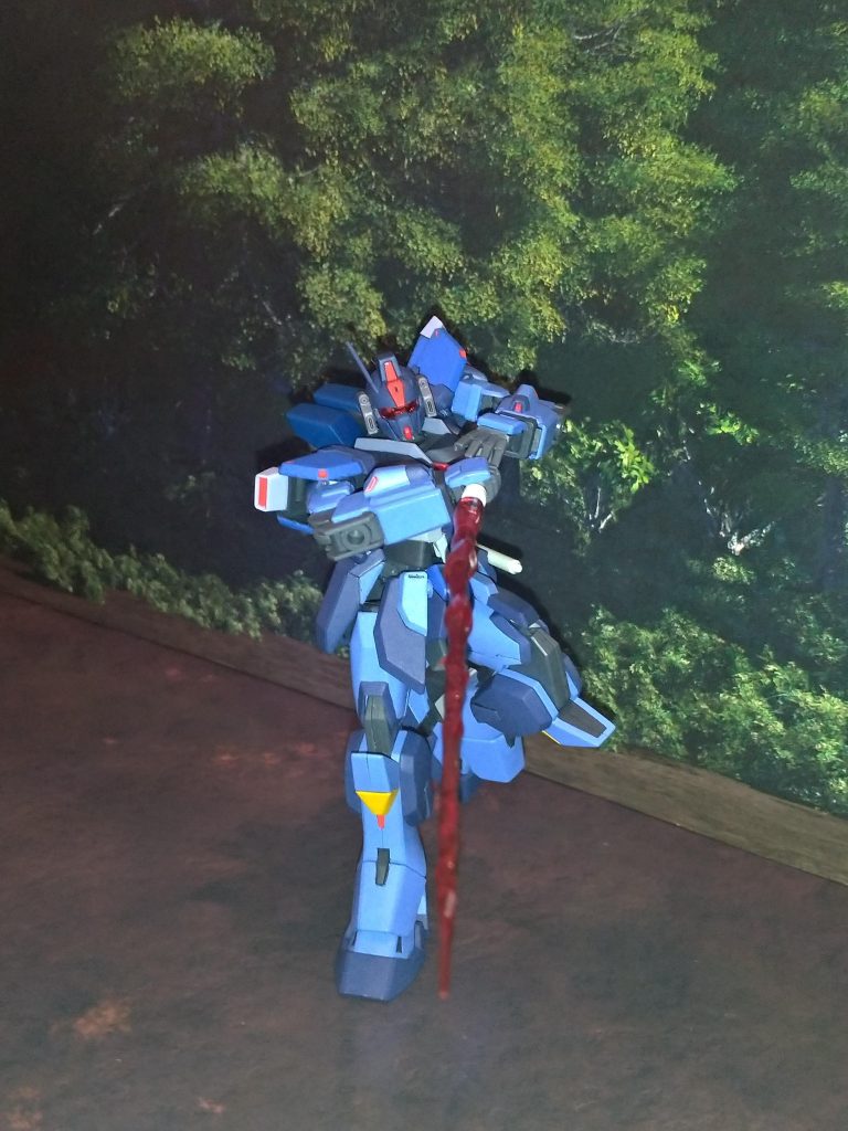 一応片足立ちとかも出来るくらいには動きます。