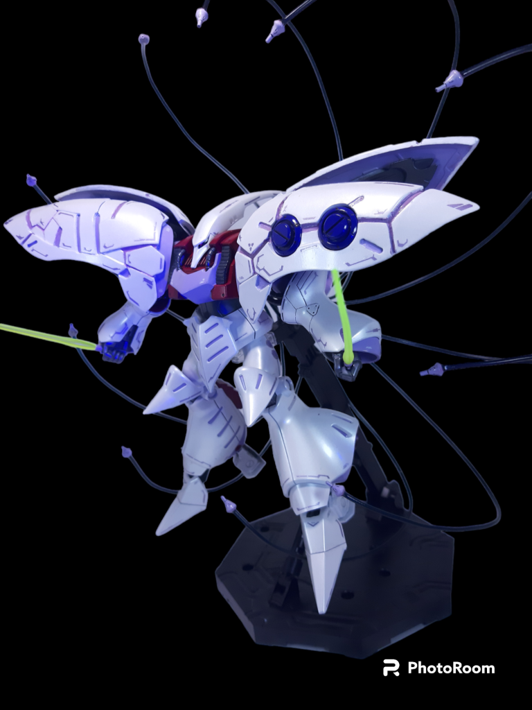 ブラックライトが紫色でいい感じにキュベレイに合っている感じがします。