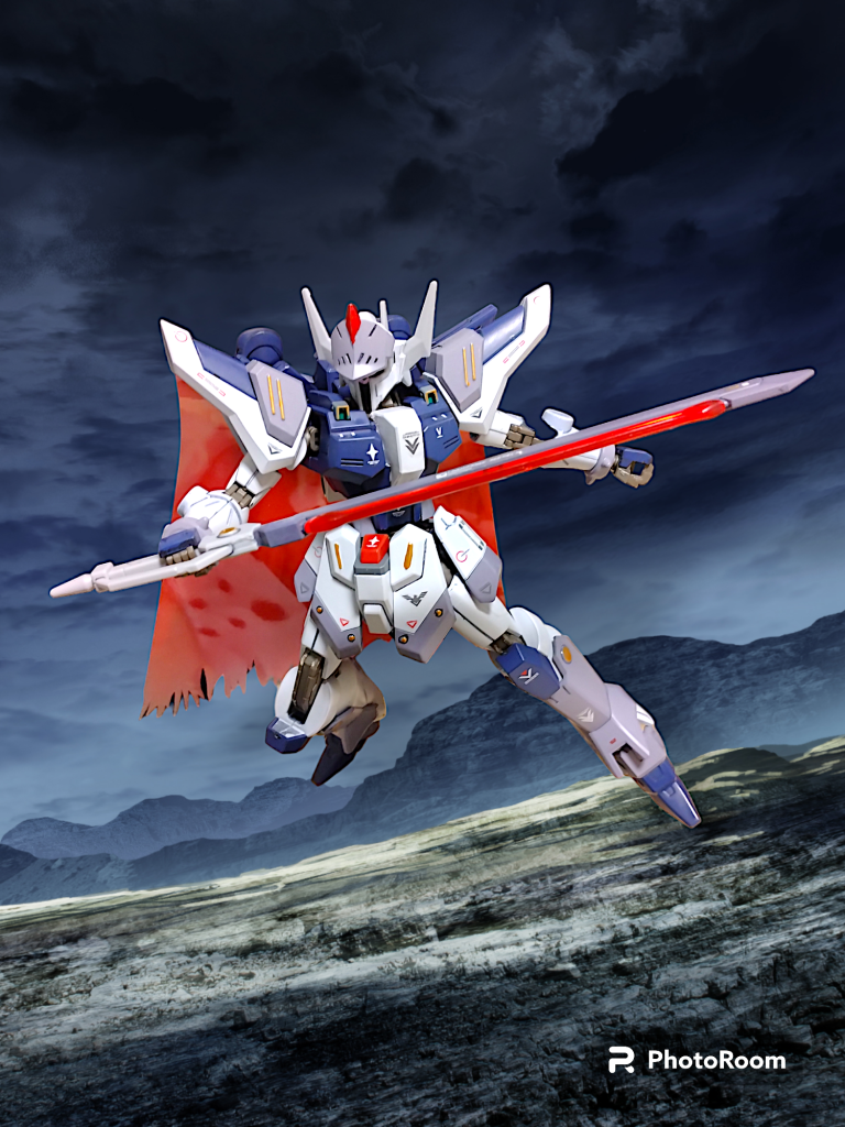 私がプラモにマントを付けたのって、昔のBB戦士の取説に印刷されてるのを切って着けるアレ以来です笑ラインストーンでピンクのモノアイにしたので、ほのかなギャンスロット感