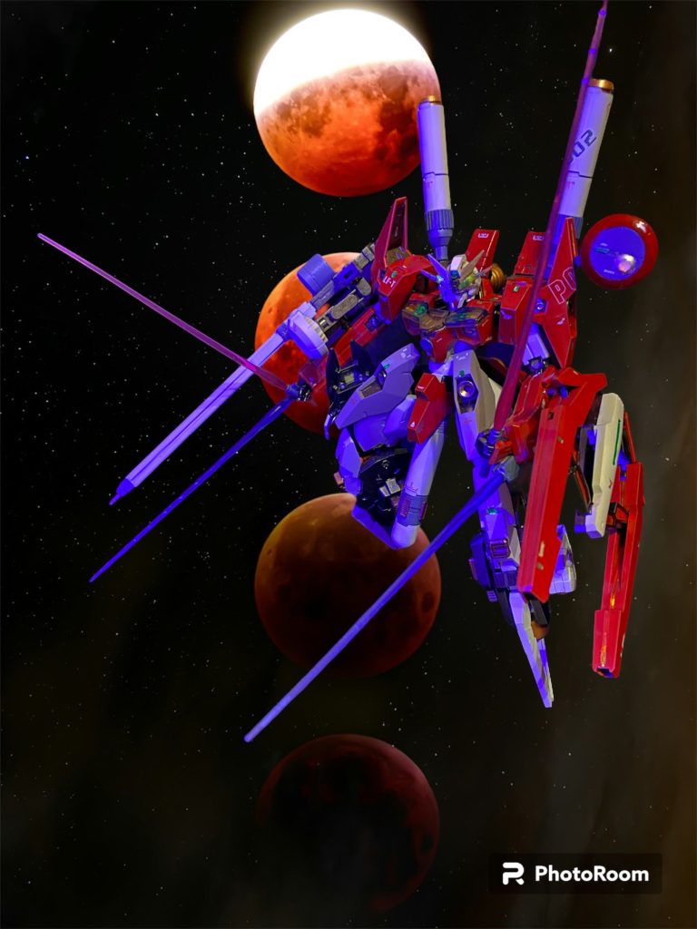 さらにはシンデレラエクスプレスと同様に、分子レベルにまで小型化したパーメットを含む特殊な塗料をマーキングする新機軸の最新技術・パーメットデカールを全身に施すことにより、機体の追従性とガンビット制御の向上が図られた。その制御のために、頭部ユニットのアンテナは、キャリバーンのものと同基軸のシェルユニットが配されたものに換装されている。