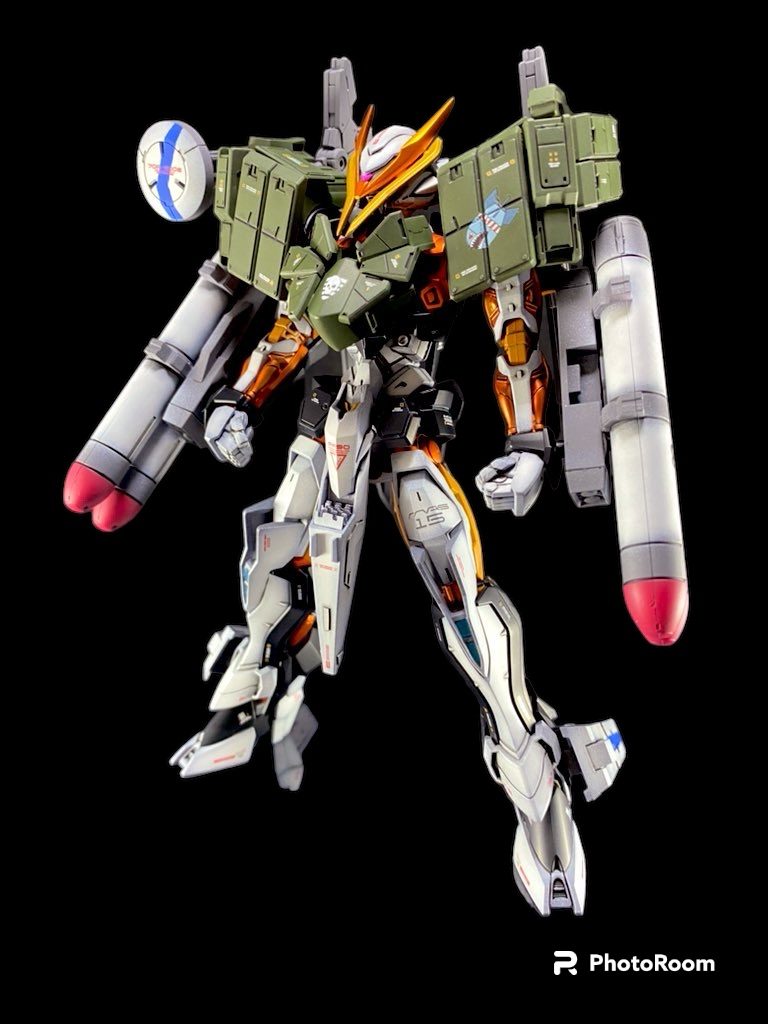 専用の追加武装を装備する事によりガンダムアストレイイグニッションフレームヘヴィに換装可能。