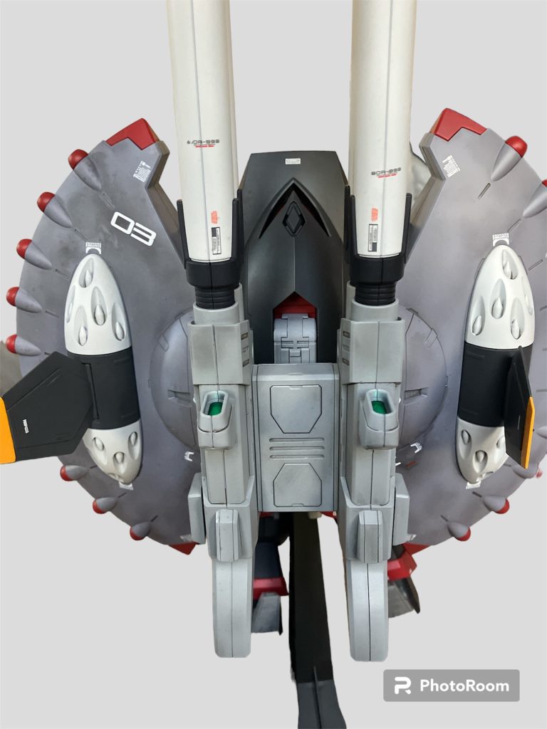 背負い物がデカすぎます