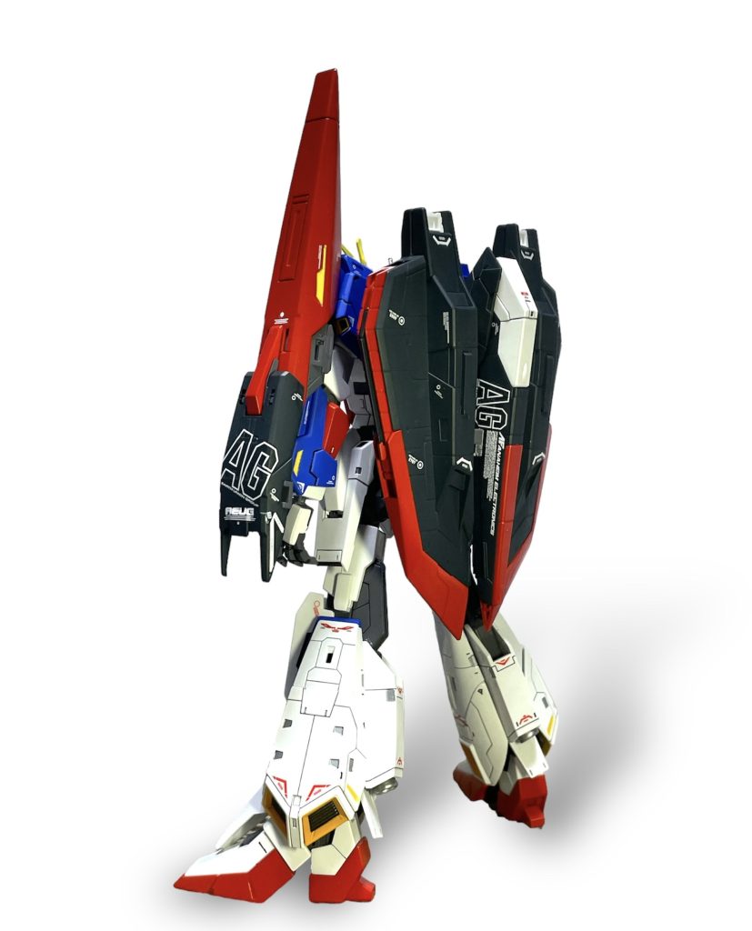 バックショット。シールドとスタビライザーのAGマークはMG ver.Kaで使わなかったので、拝借。スケール違いますが何とか貼れました。
