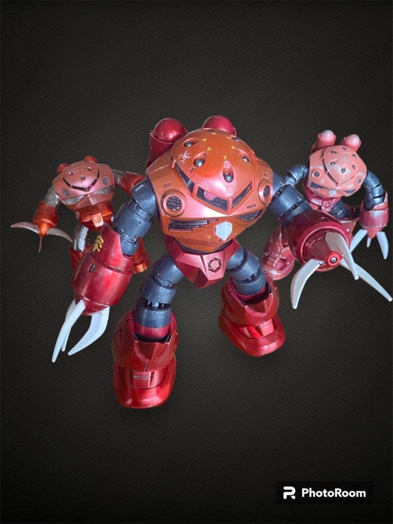 旧キット、RGとの比較。とにかくデカい。