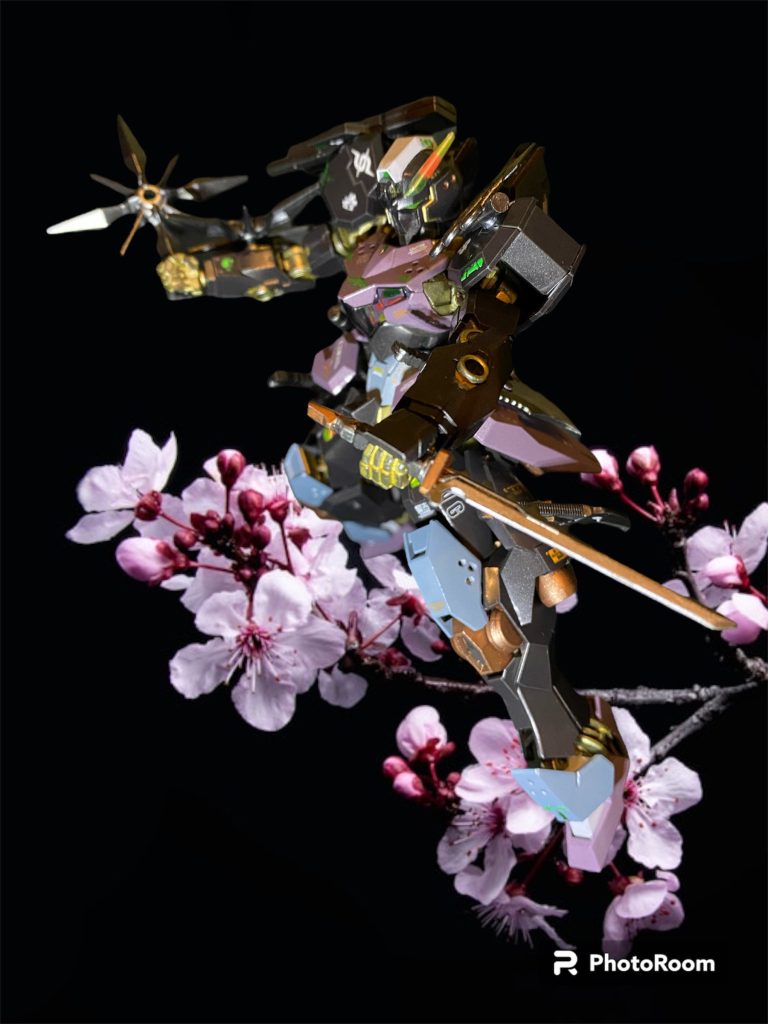 また再設計を担当した技師が筋金入りの日本通であったことから、ニッポンのアサシン「忍者」をモチーフとした外観に仕立て上げられている。