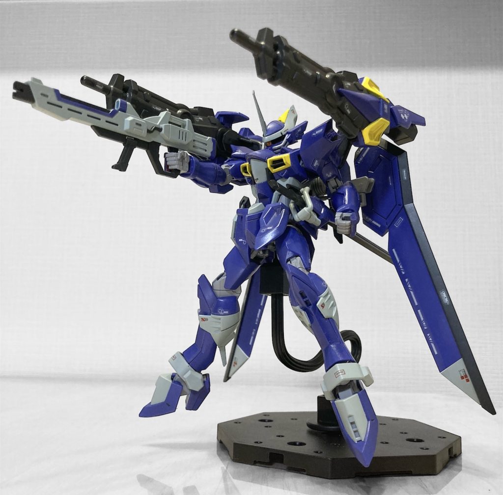 射撃武器。両肩の武器がカッコ良すぎます。威力とか連射の性能は上がっている空想をしています。