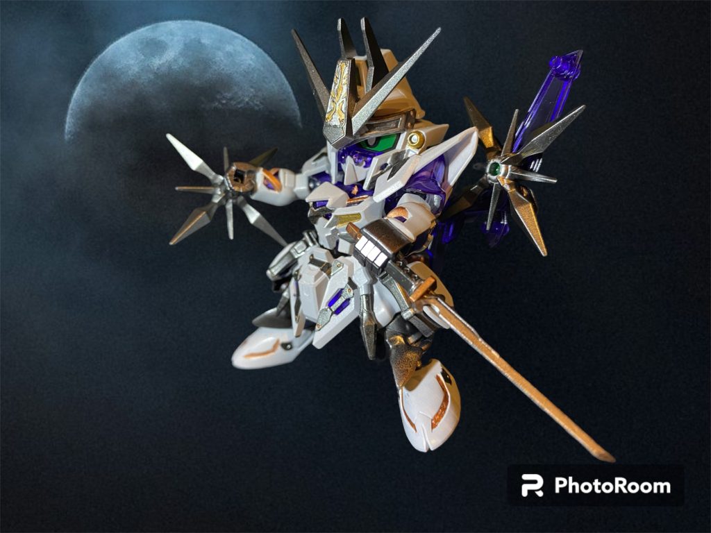 忍刀「飯綱」隠密任務や逆手で構えることを考慮し、腰に収まる長さになっている。