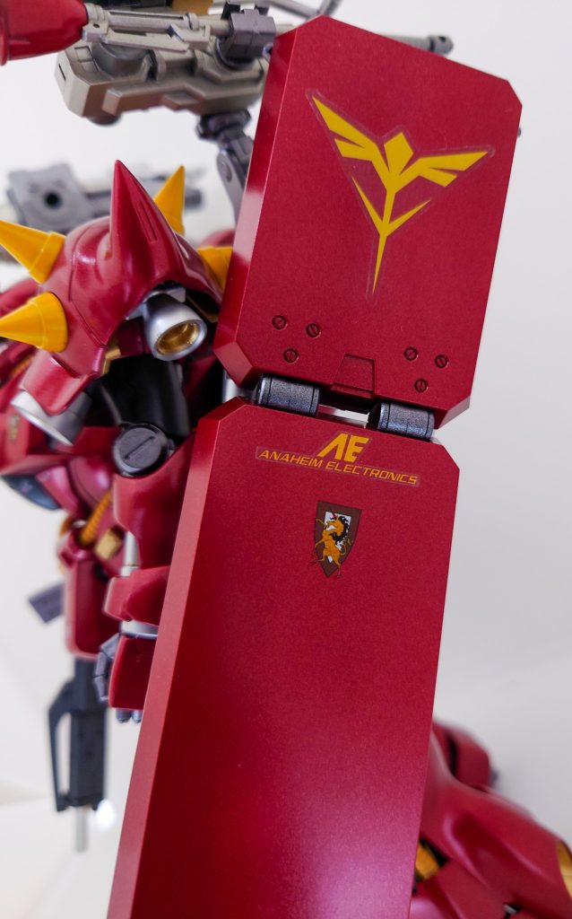 シールドにはバッチリ、ジョニー・ライデンのエンブレムを貼り付けてあります。