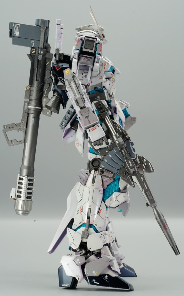 デカール貼り好きなのでせっせと貼りつけ。平日夜の作業で4日かかりました。