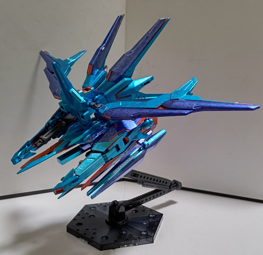 A-GNXR-9674/P3ファントムIII オーディンシルエットHGオーライザーをベースにアメイジングレヴ×2、スーパーマルチプルアサルトストライカー、プロト・フィン・ファンネル×2、ナラティブA-装備のパーツなどをミキシングしていますFREEDOM公開前から制作してましたがなかなか纏まらず公開後にゼウスシルエットから着想を得てようやく完成しましたクソデカ支援機、やってみたかったので満足です