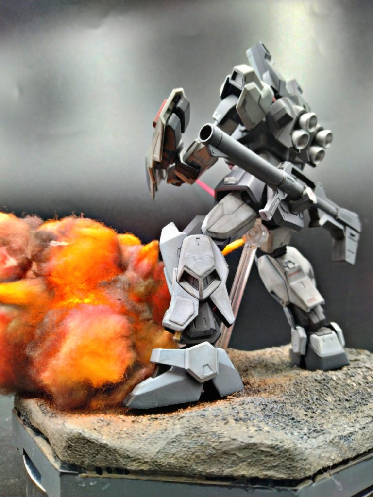 脚部、腰部、肩部にプラ板でディティールアップを