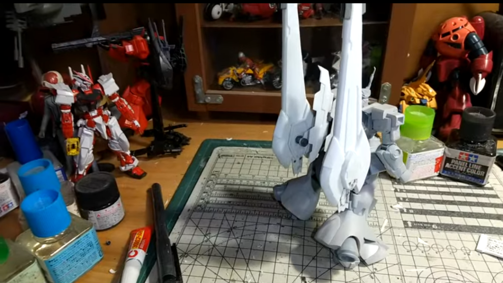 バインダーはプラ板重ね削りでフルスクラッチ。かなり重くなりました。