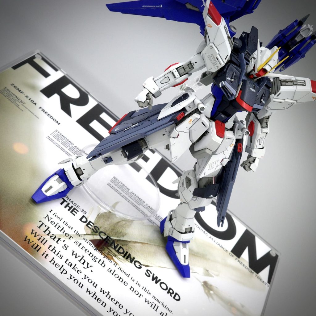 台座のデザインはイメージを変えて2パターン。