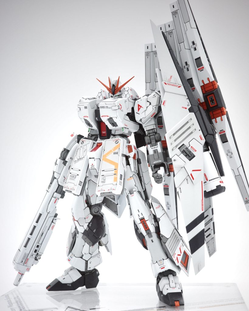 ハイメガライフルの銃身に接続穴があります。それほど違和感ないかと思います。