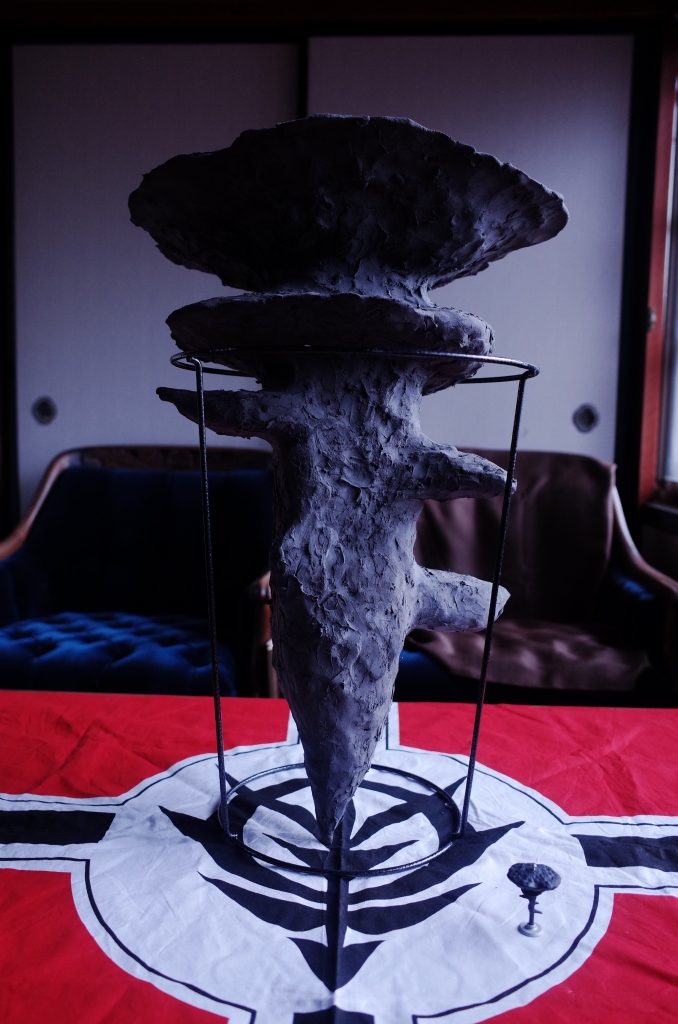 ガンダム名鑑ガムのア・バオア・クー(右下)との大きさ比較例