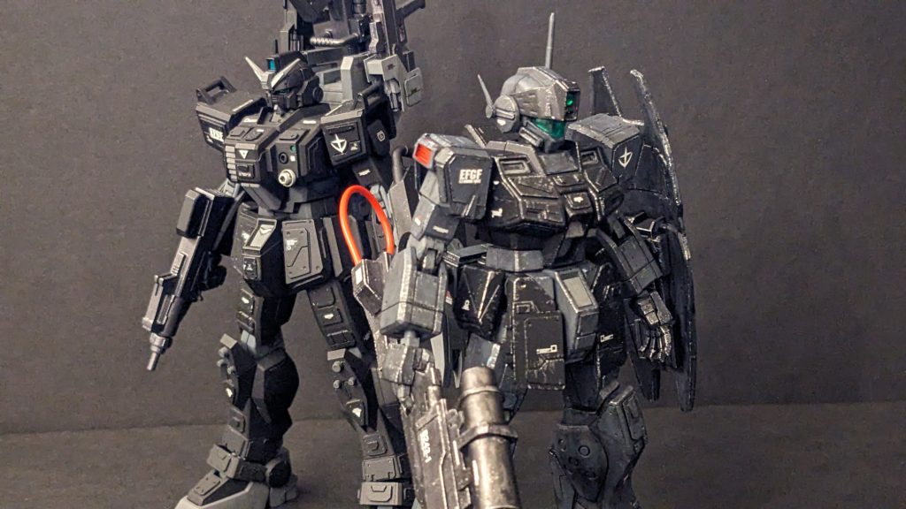 いちおう、前回作成した陸戦型ガンダムの僚機というつもりです。このためデカールも統一してEFGFを貼っています。いずれ、この2体でジオラマのようなものを作れたらいいなと考えています。