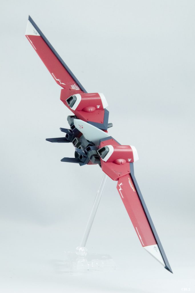 RQM75XX フラッシュエッジX 空中機動ブーメラン。キットのバックパックのコアパーツの代わりに、コアガンダムのオプションパーツと、ライトニングガンダムのオプションパーツを組み合わせた自作コアパーツを使って戦闘機のような感じにしてみました。