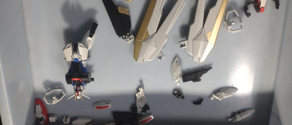 塗装終わったので組み立て!ここ1番楽しい🎶