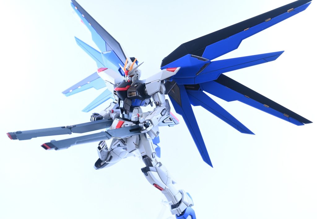 ⬛︎クスフィアスレール砲展開劇中では手放しで撃つことが多く、手をかけてるイメージは余りありませんね。クスフィアスは合わせ目消し、関節部分を切り欠いて後ハメ加工しています。後から緩くなっていかないか心配...