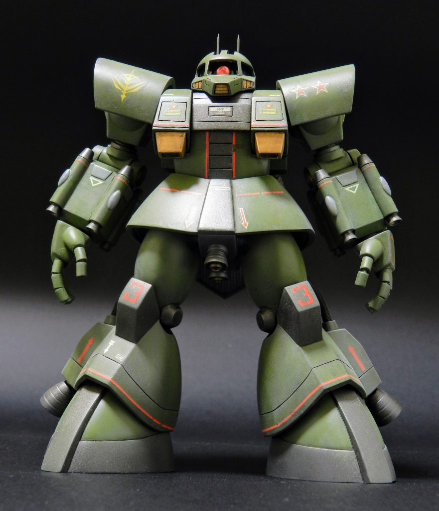 手は、指を作り直し表情をつけました。針金が軸なので少しだけ動きます。