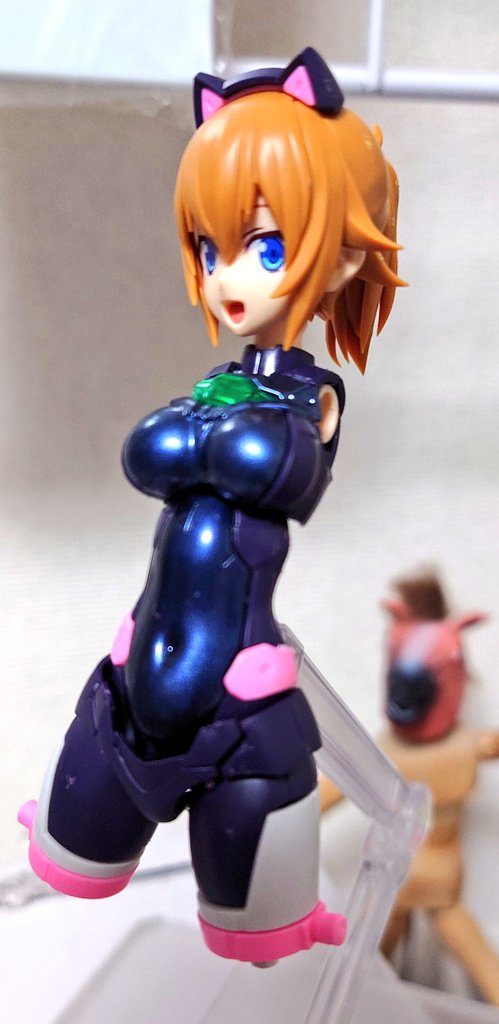 胸部もツイッターで見かけた改造を施して、より胸を強調させたおかげで性癖がこじれすぎてねじ切れそうです