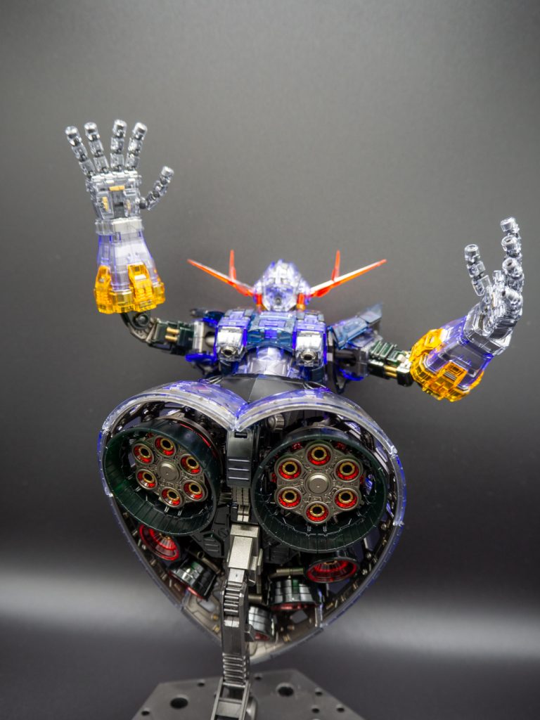 スラスターてんこ盛りですねぇ。