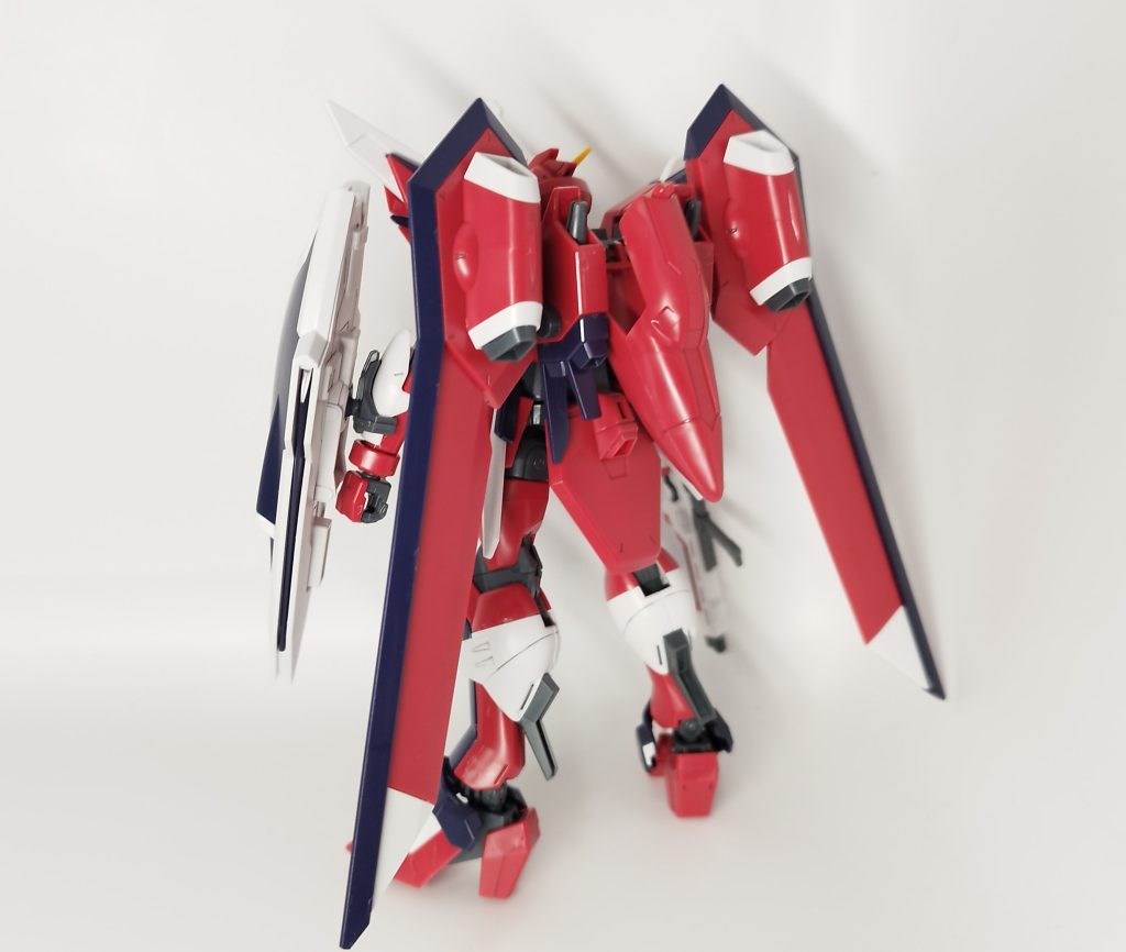 HGとは思えない色分けコンパスマークを入れたいのでつや消しはしませんSEEDFREEDOMの水転写デカールでないかなぁ