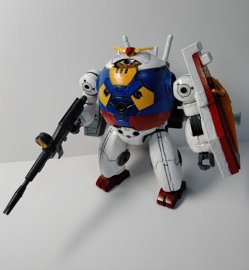 ちゃんとガンダムっぽさ出すために、ビームライフルとバズーカも拝借