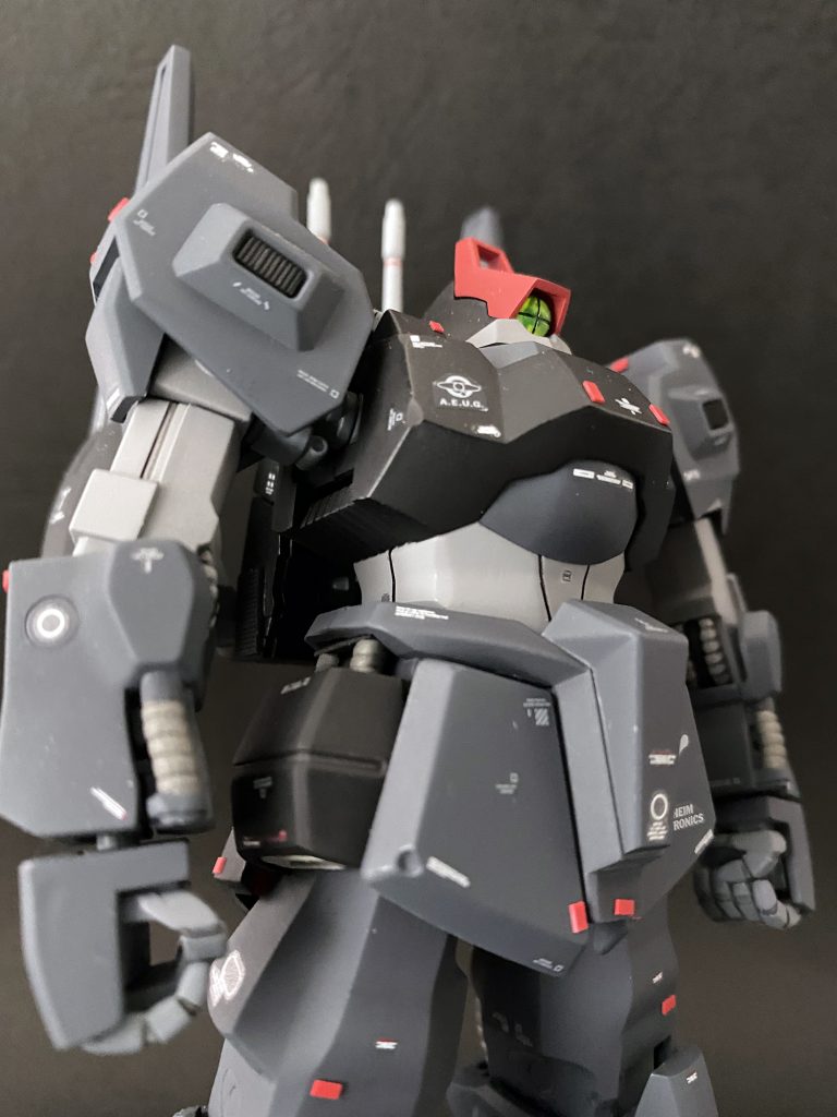 煽りで巨大感。