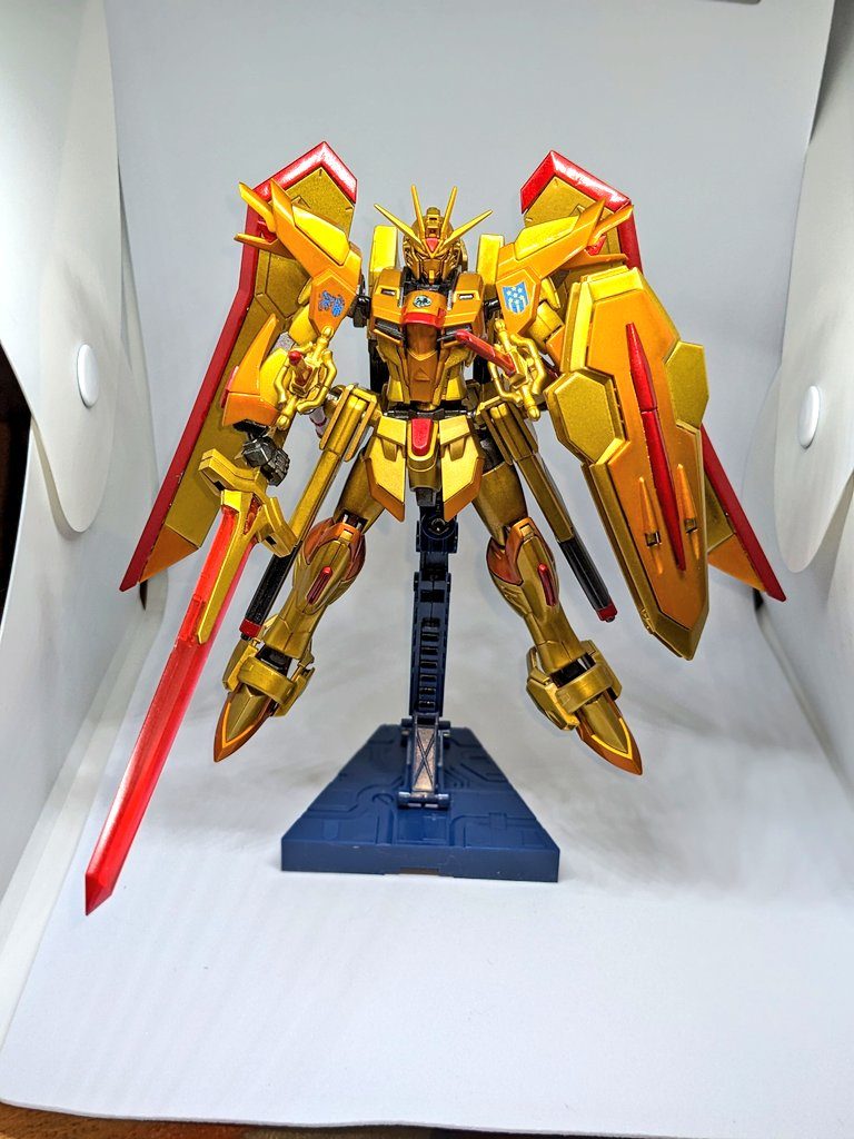 一番苦労したのは剣を腰にどうやってマウントするかでしたビームライフルは干渉するので同時にマウントできません