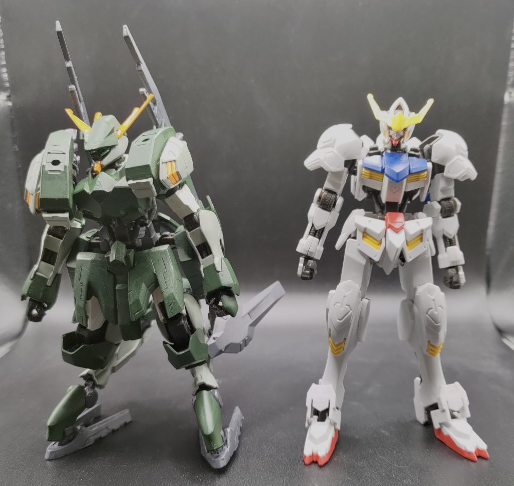 完全に縮めると、4バトスくんと比較しても少し低くなることから、蹴りのリーチがとんでもない事になっていることはご理解いただけると思います。