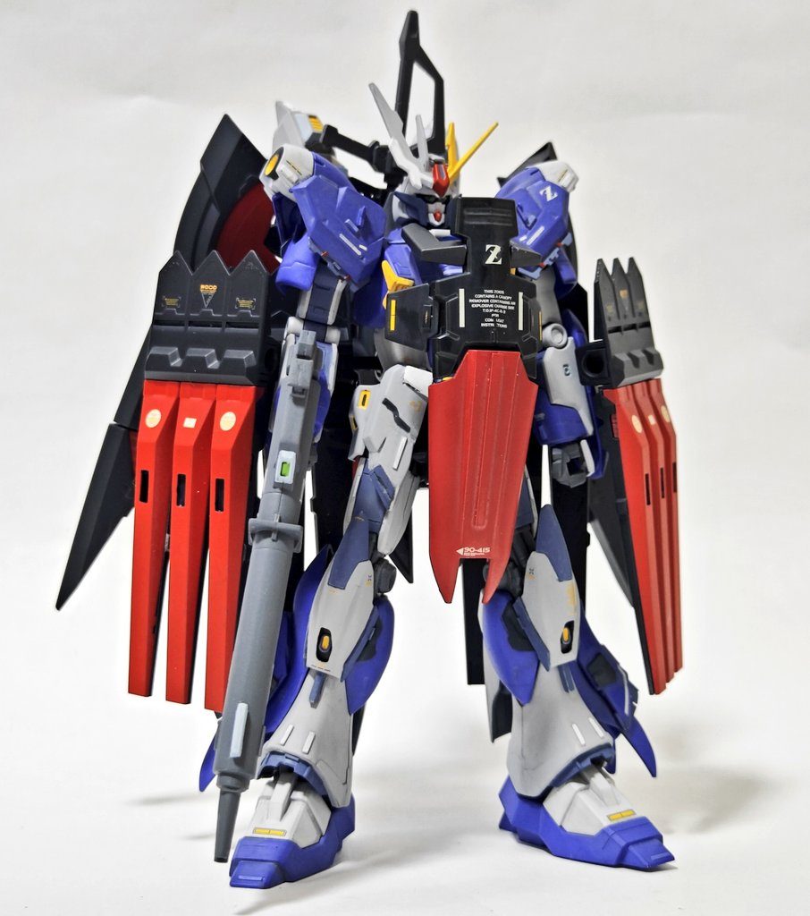 フィン・ファンネルとシールドによる疑似アーマーディロ装備。