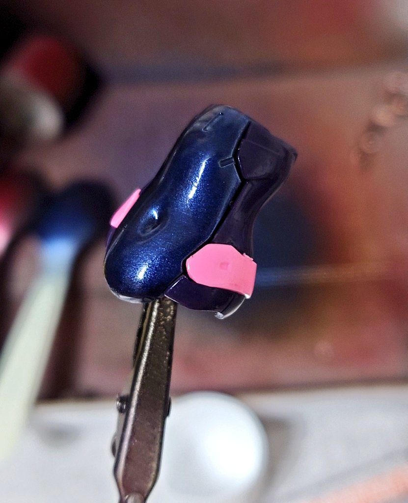 ボディスーツ越しのお腹やらおへそのくぼみは人を狂わせるッ・・・