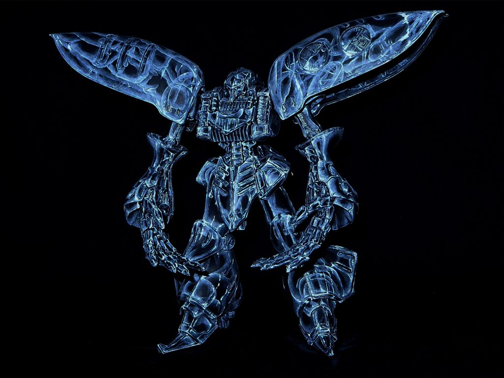 いつもの様にアクリルガッシュの筆塗り塗装です。ガラスの様に透けている様な表現を、自分なりの技法と解釈で再現してみました。撮影は黒背景に暗所で光が入らないようにして撮影時設定を暗めに設定しています。