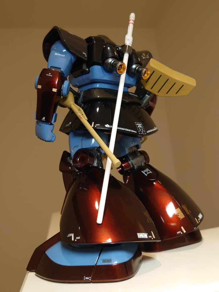 背中のノズルは推力アップできそうなタイプに変更しました。三角屋(MIKADOYA)さんのパーツ使用です。