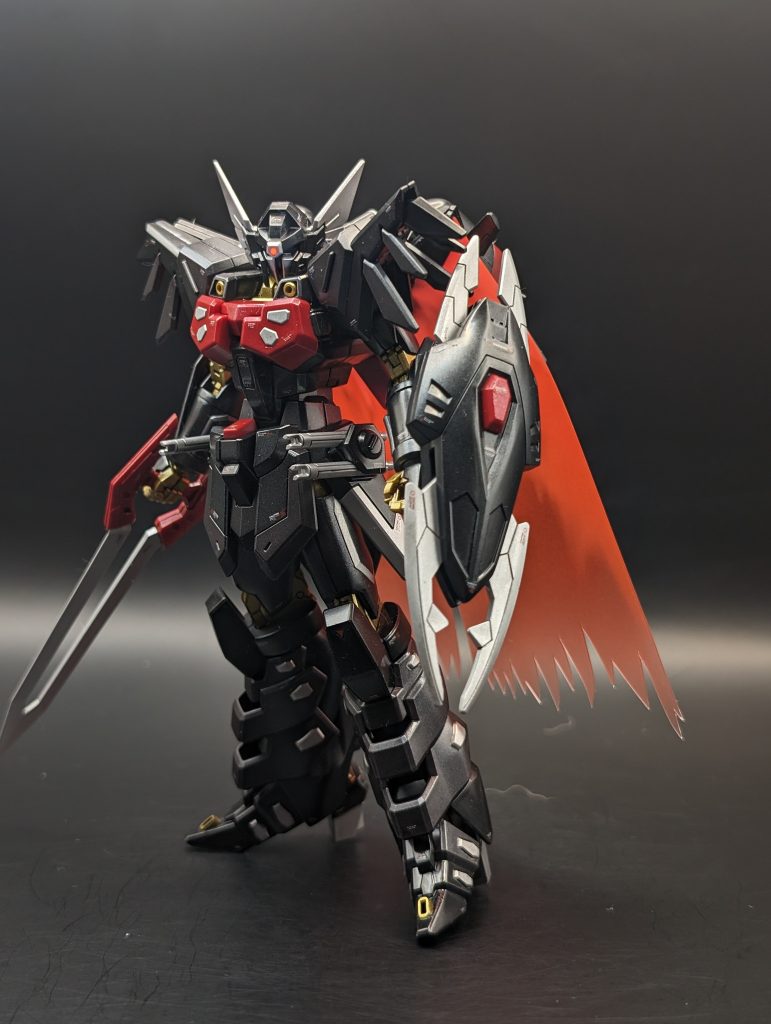 メタリックで塗分けました黒：タミヤメタリックブラック濃いグレー：タミヤガンメタ明るいグレー：タミヤスパークリングシルバーフレーム：クレオスラフゴールドトップコート：クレオスツヤあり60％+つや消し40％