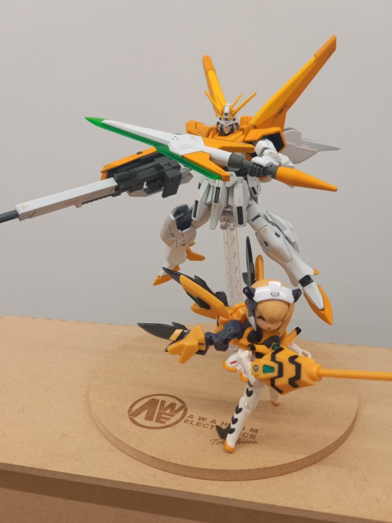 先日行われた香川県の模型展示会で、デザイン参考にさせて頂いたデスクトップアーミーと一緒に写真を撮らせて頂きました🙌めっちゃ嬉しかった~💕